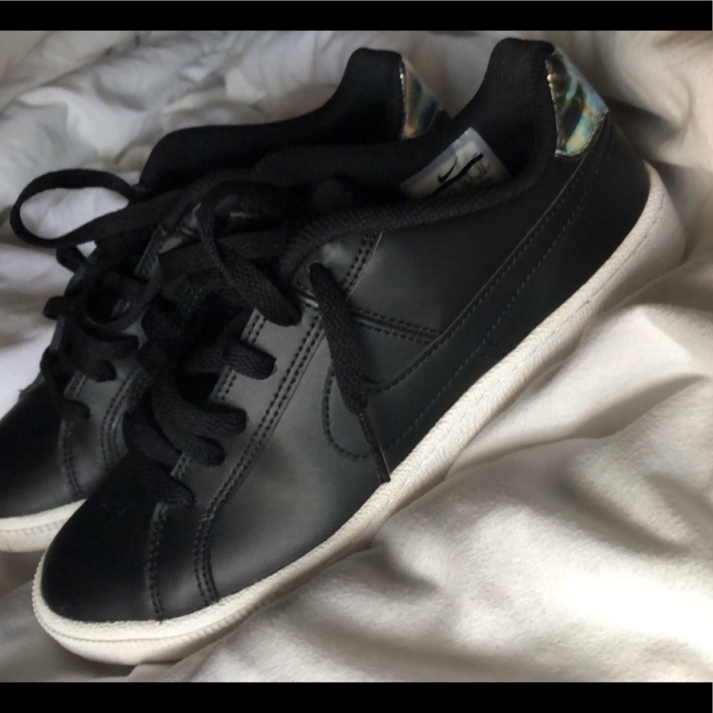 Nike tennis shoes